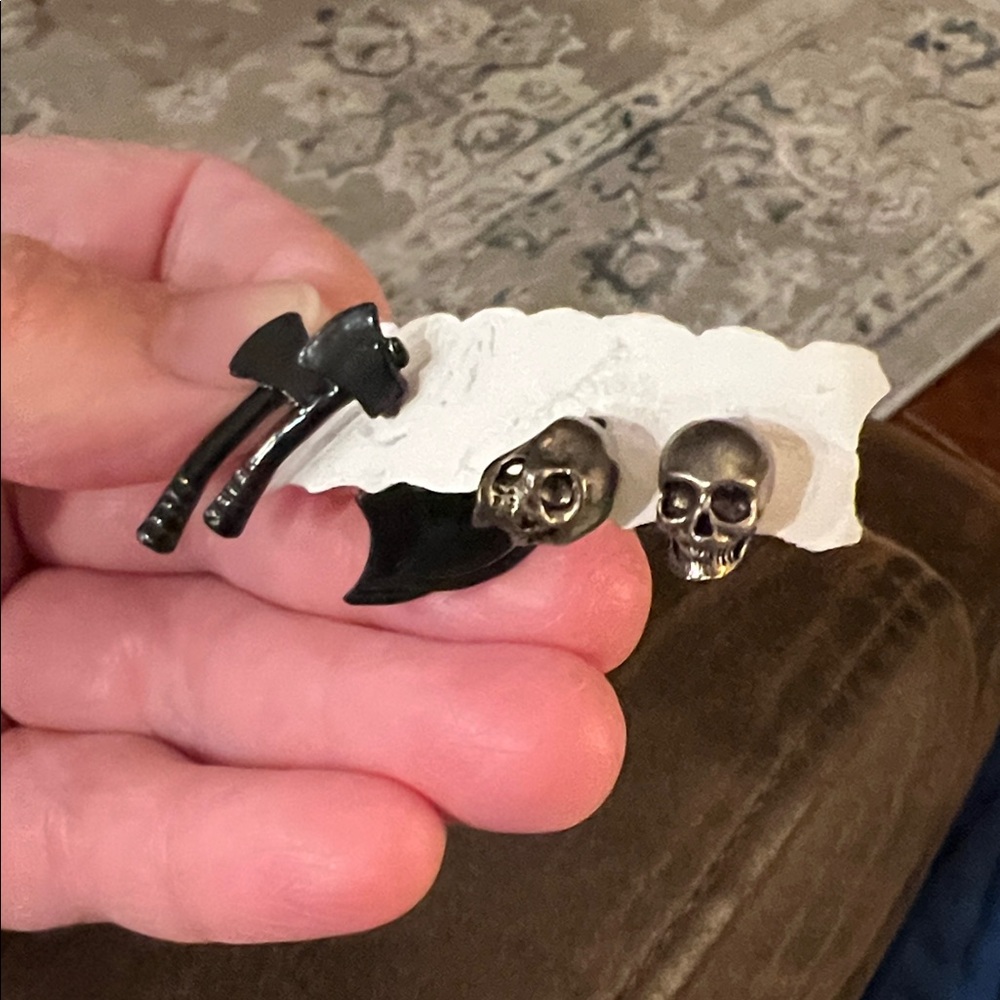 Skull and Axe Earrings Set 🥰